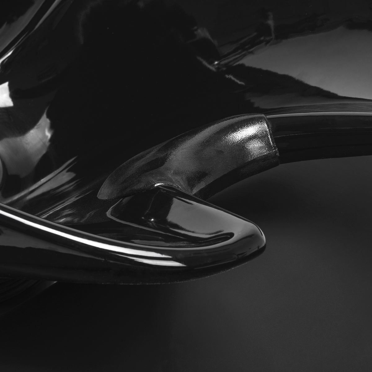 Kirpyklos plautuvė Gabbiano Emma su elektriniu kojų atlošu – juoda