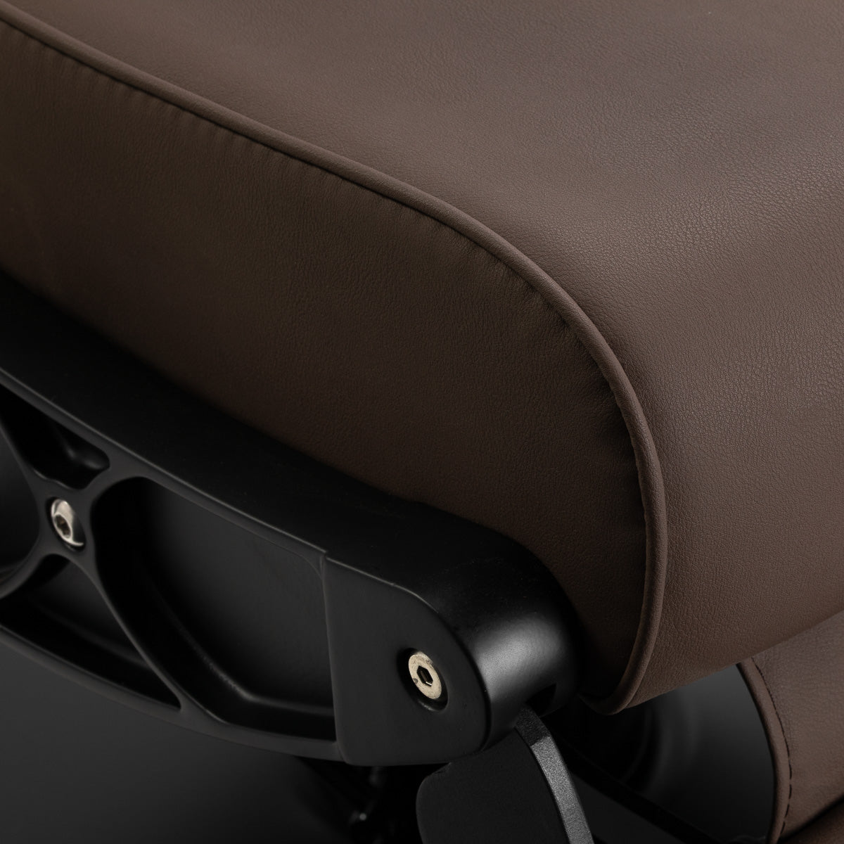 Gabbiano Continental hairdressing chair brown