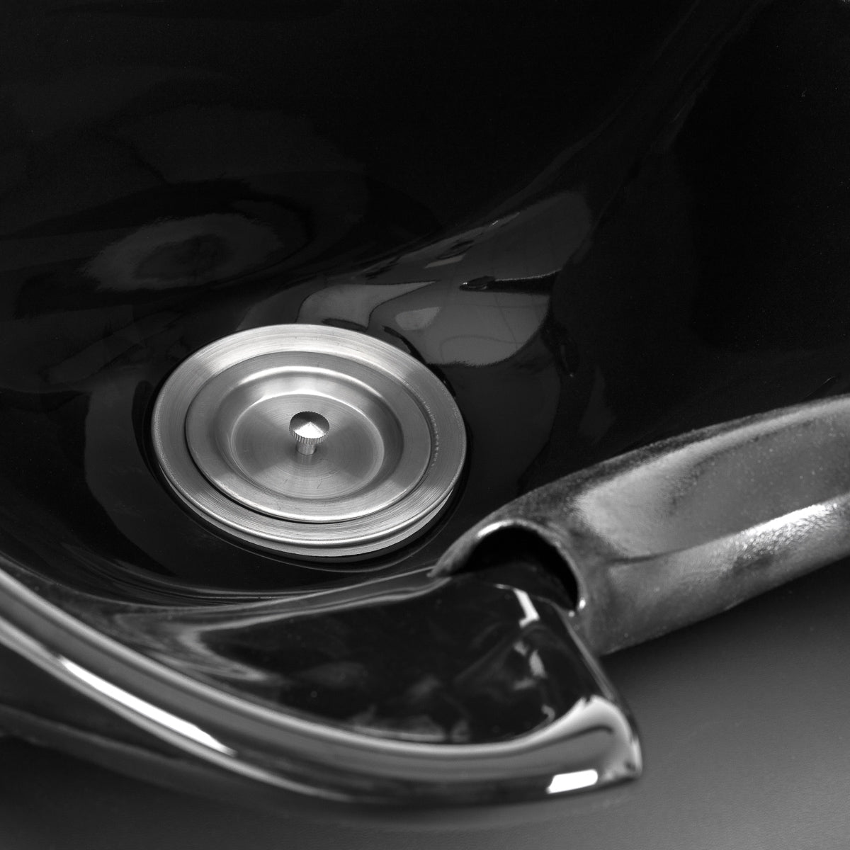 Kirpyklos plautuvė Gabbiano Carmen su reguliuojama kojų atrama – juoda