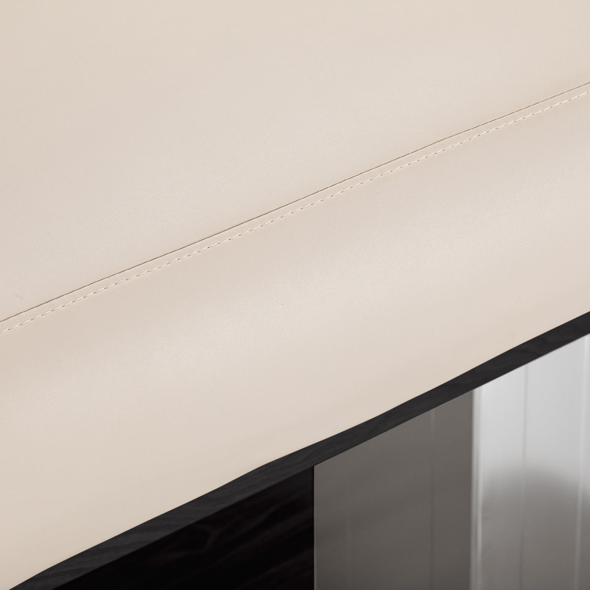 Sillon Comfort elektrinis SPA gultas – kreminis su juodu pagrindu