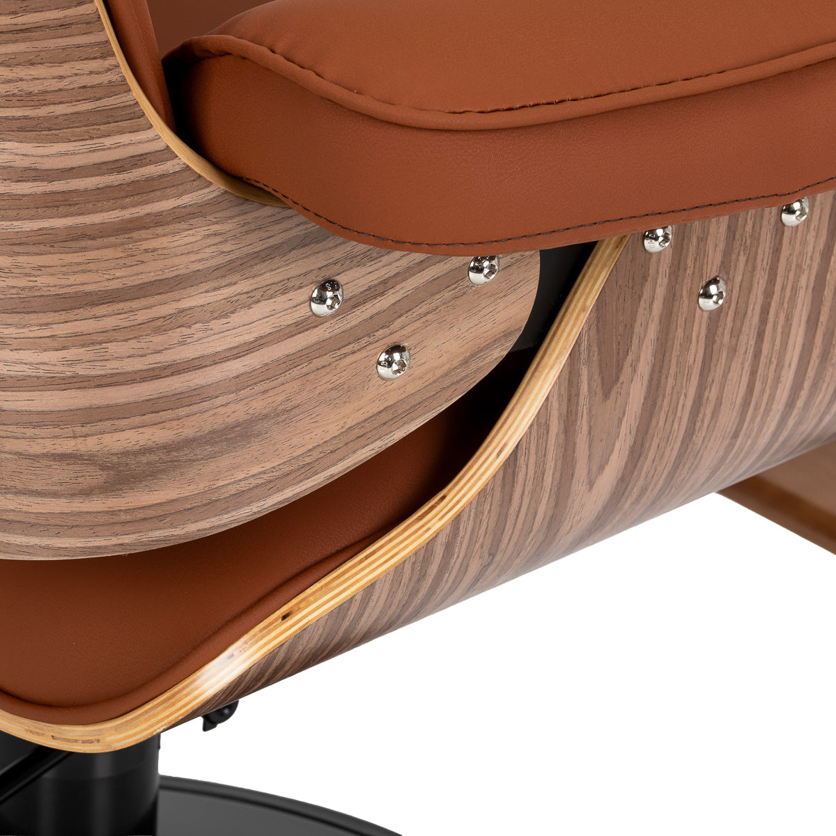 Hairdressing chair Gabbiano Florencja in brown with a black base