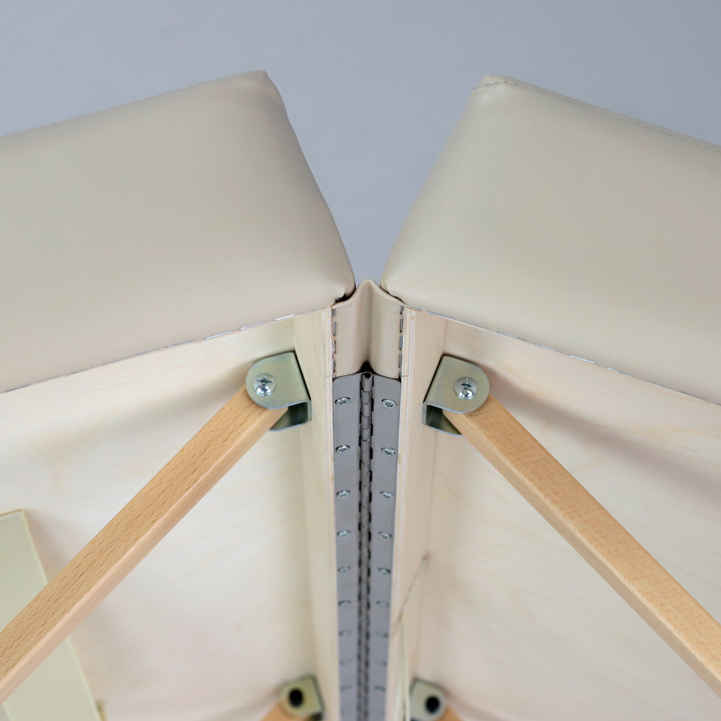 Mila K033 kosmetinis stalas blakstienų priauginimui 78 cm, smėlio spalvos