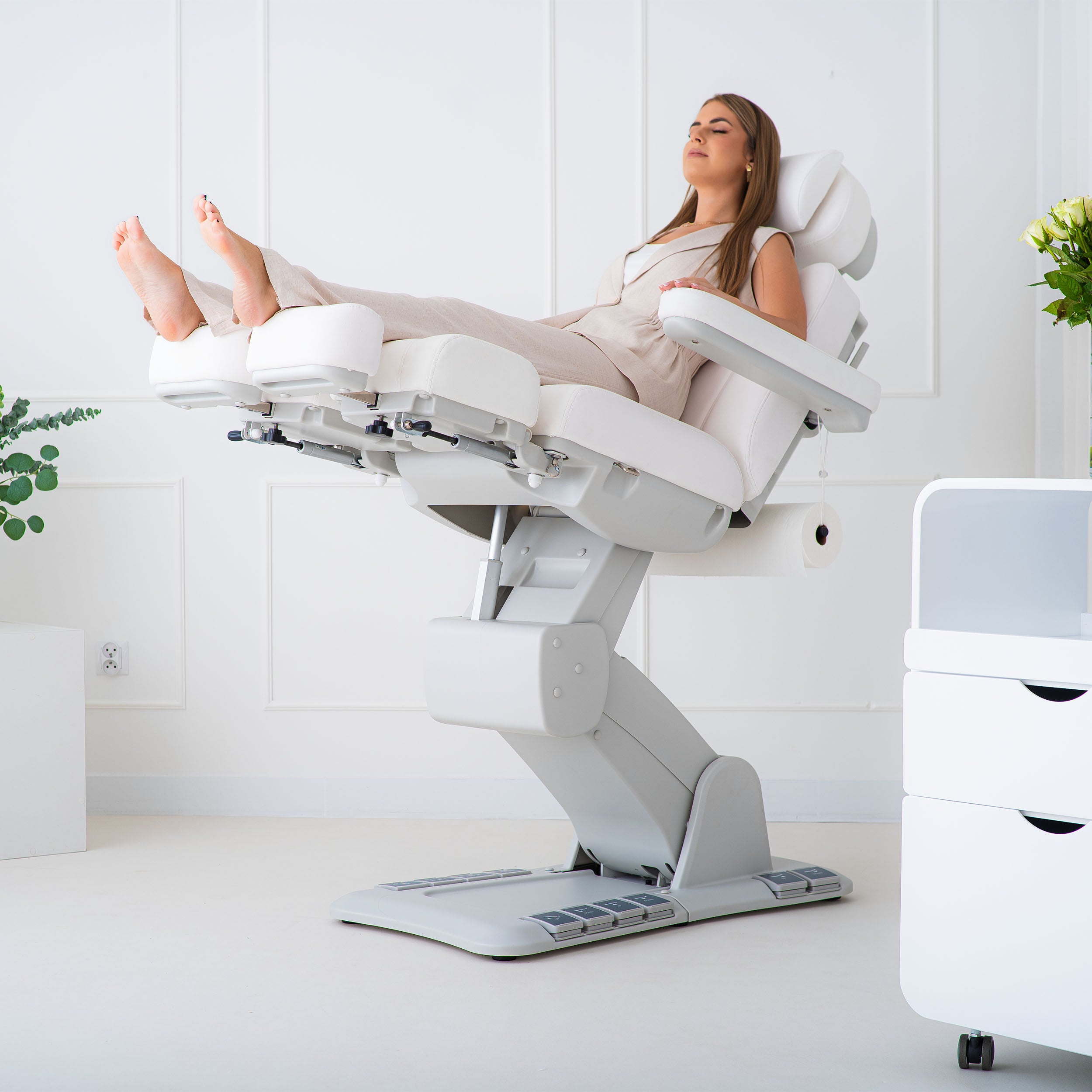 Šildoma elektrinė pedikiūro kėdė Habys Evia Lift P, balta