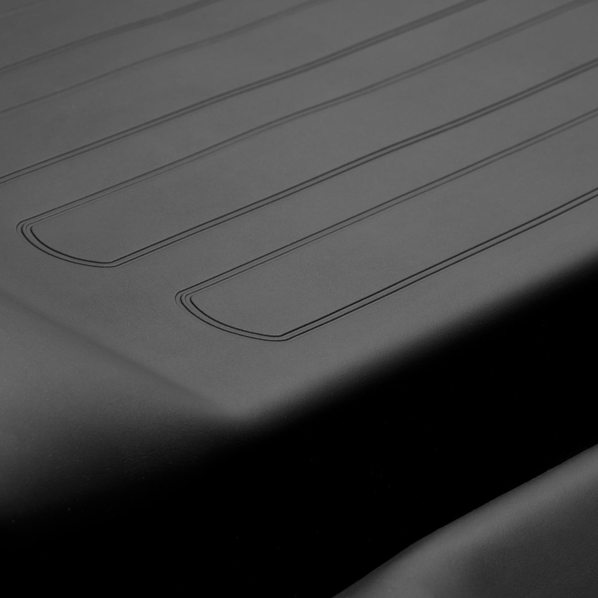 Kosmetologinis gultas 557G su porankiais, juodas su auko sp. apdaila