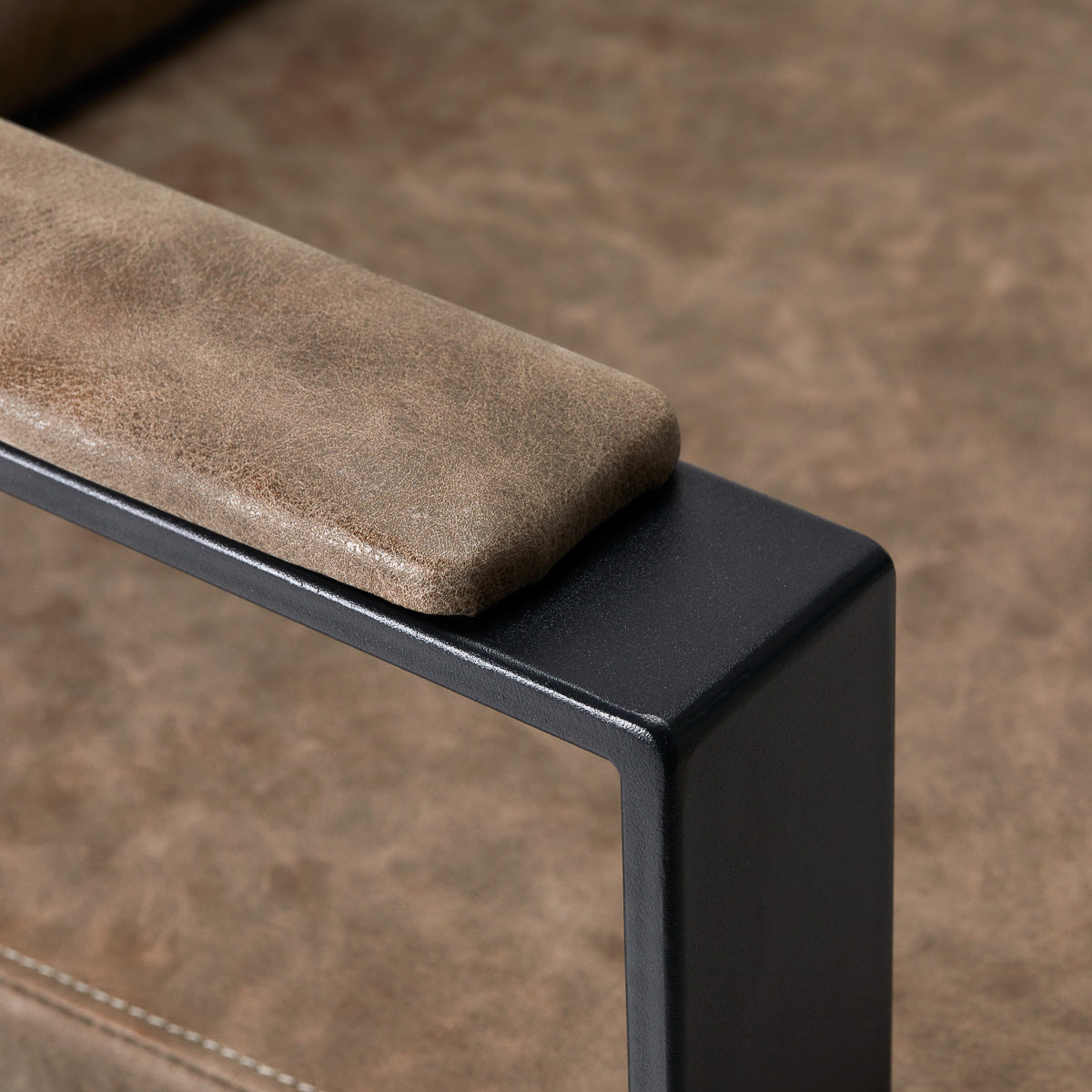 Gabbiano kirpyklos plautuvė Modena (sendinta ruda oda)