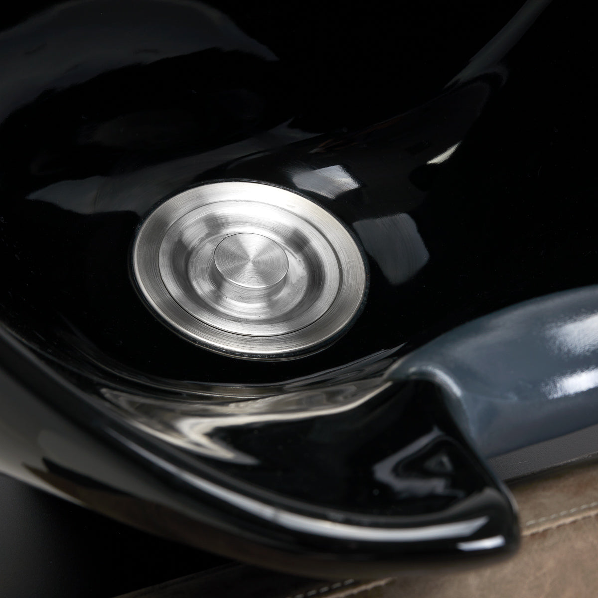 Gabbiano kirpyklos plautuvė Modena (sendinta ruda oda)