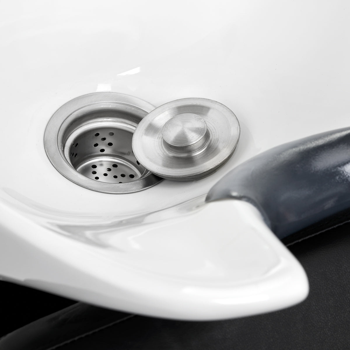 Kirpyklos plautuvė ZA31 (juoda)