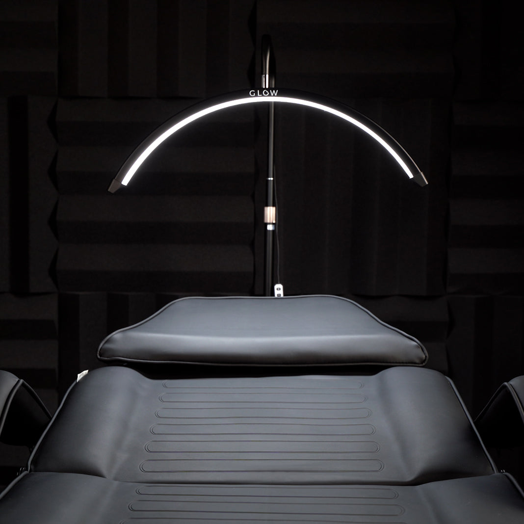 KOSMETINĖ LEMPA GLOW MX6 SU STOVU (JUODA)