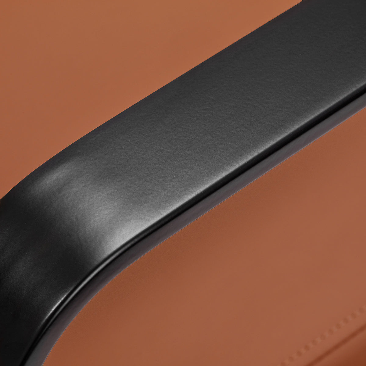 Kirpyklos kėdė Gabbiano Porto, juodai oranžinė