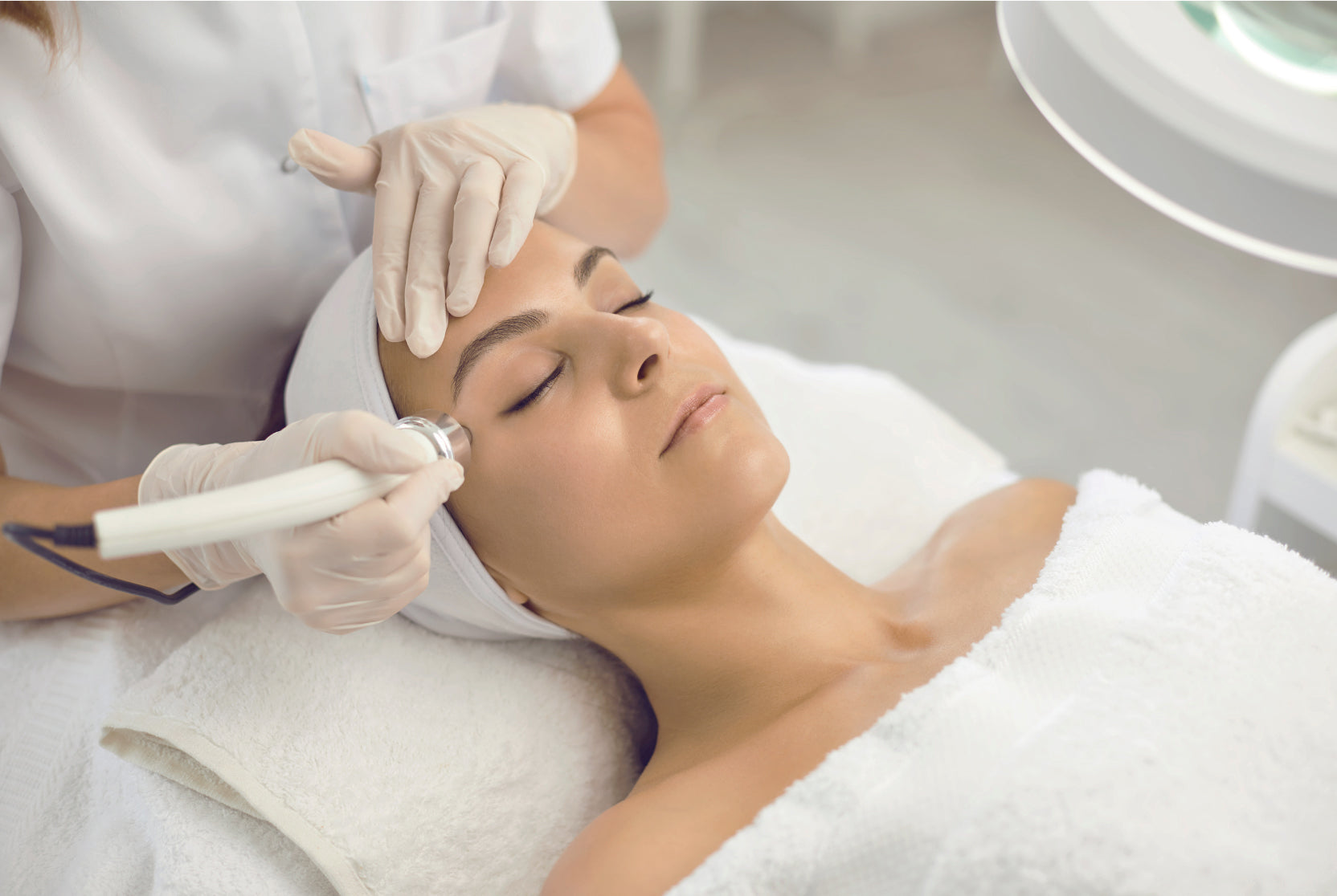 Hidradermabrazijos aparatas 5-in-1 – vandenilio valymas, infuzija, EMS ir RF