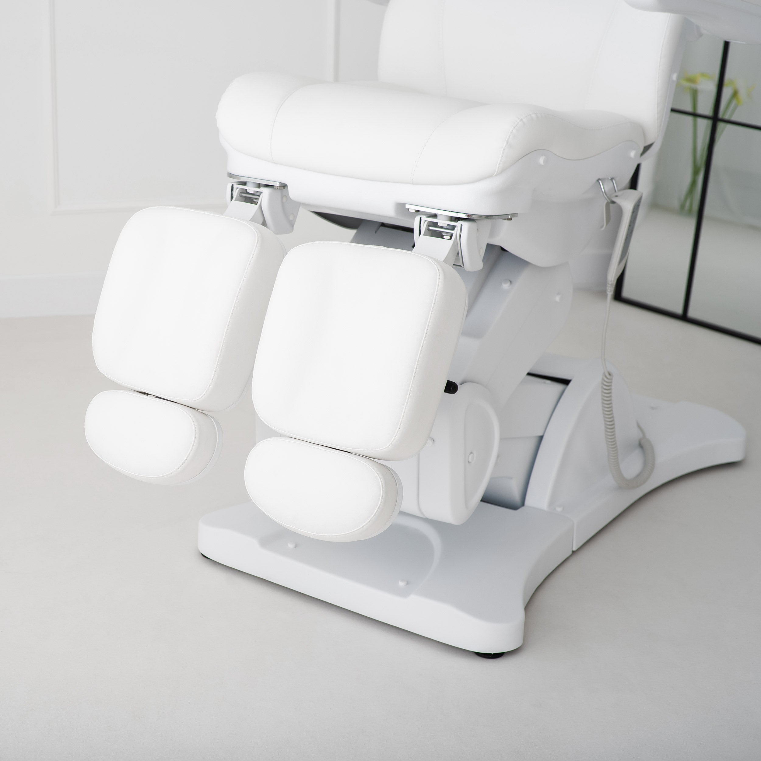 Sorina PRO 7 P elektrinė pedikiūro kėdė Touch Core K301, balta