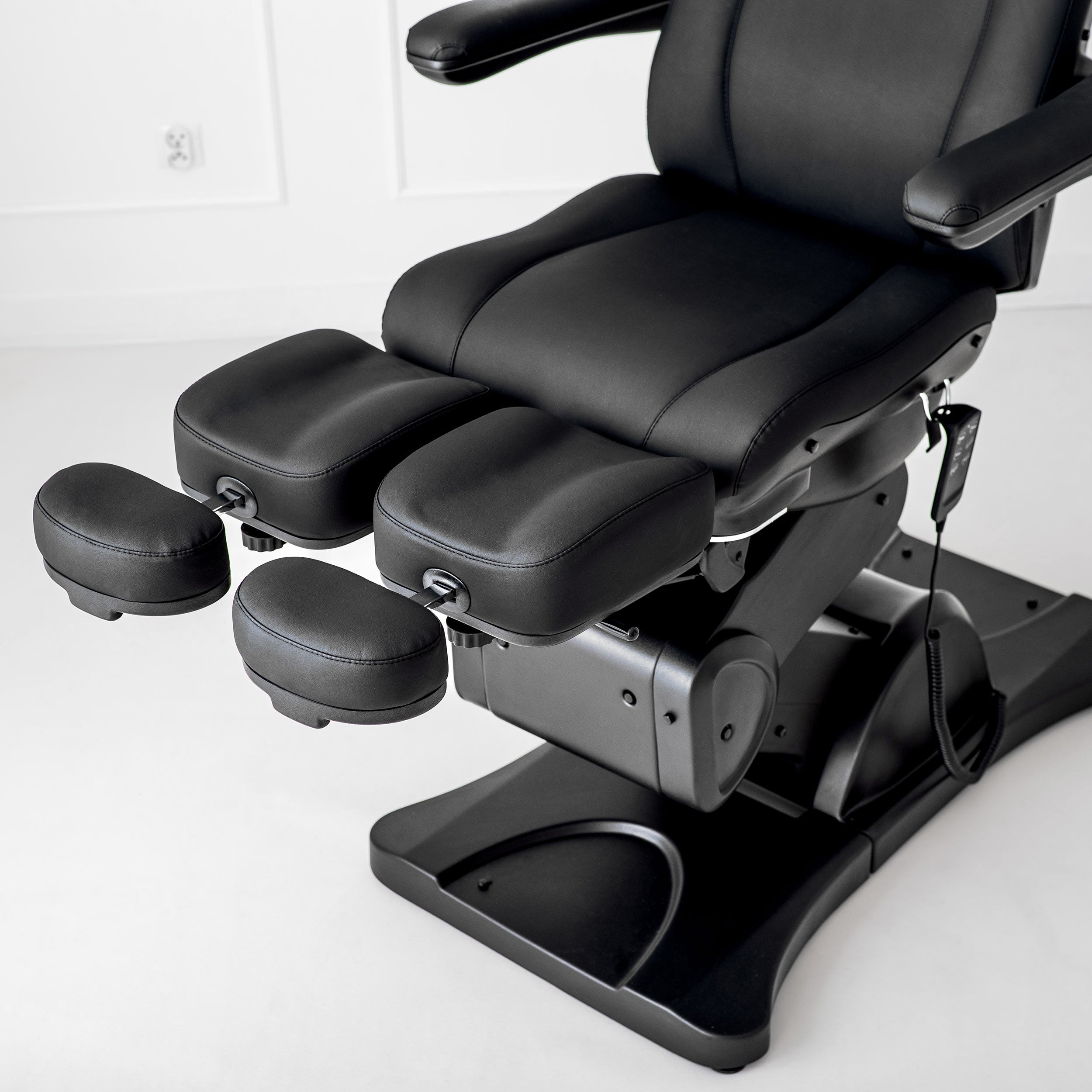 Sorina PRO 7 P elektrinė pedikiūro kėdė Touch Core K315, juoda