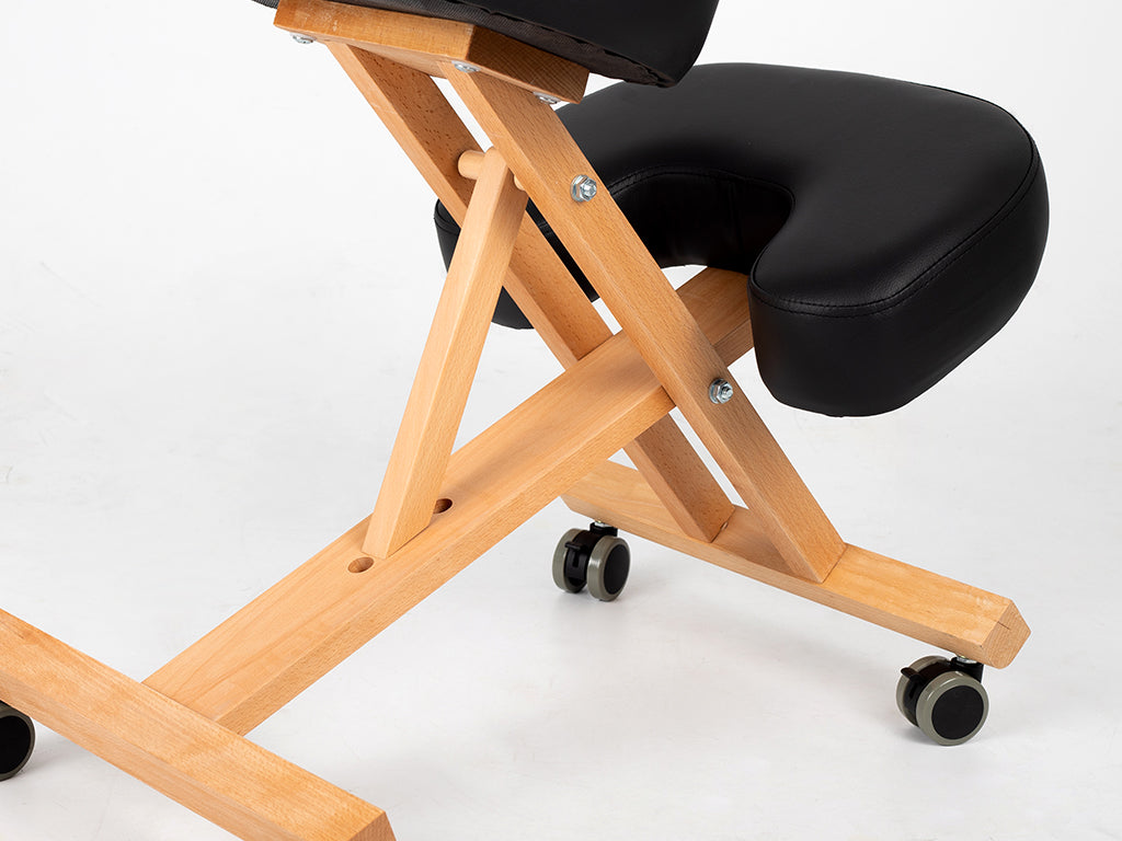 Ergo Simple ergonominė kėdė klūpėjimui, natūralaus medžio, su fiksuojamais ratukais