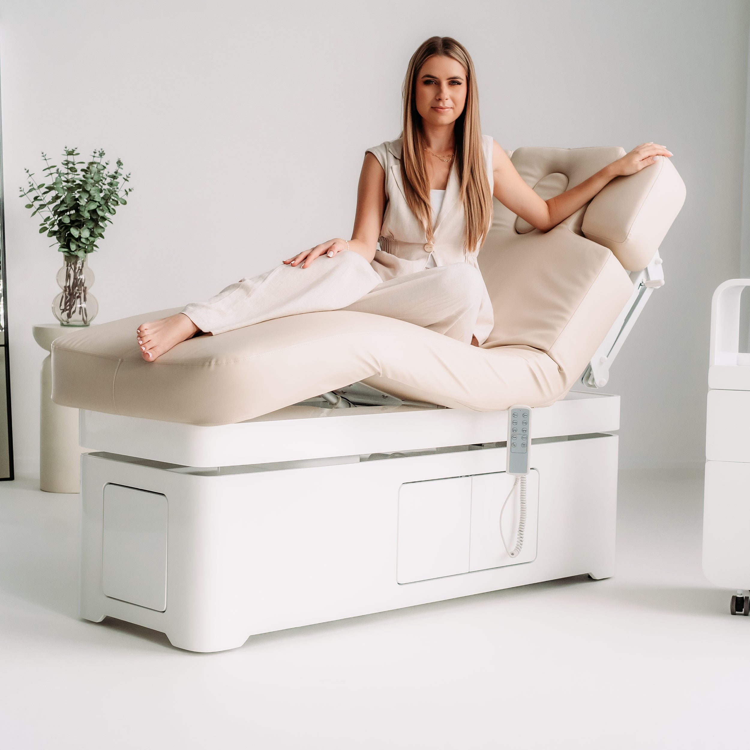 -1-Vellia Beige – Electric SPA Bed with Heating and Storage-1