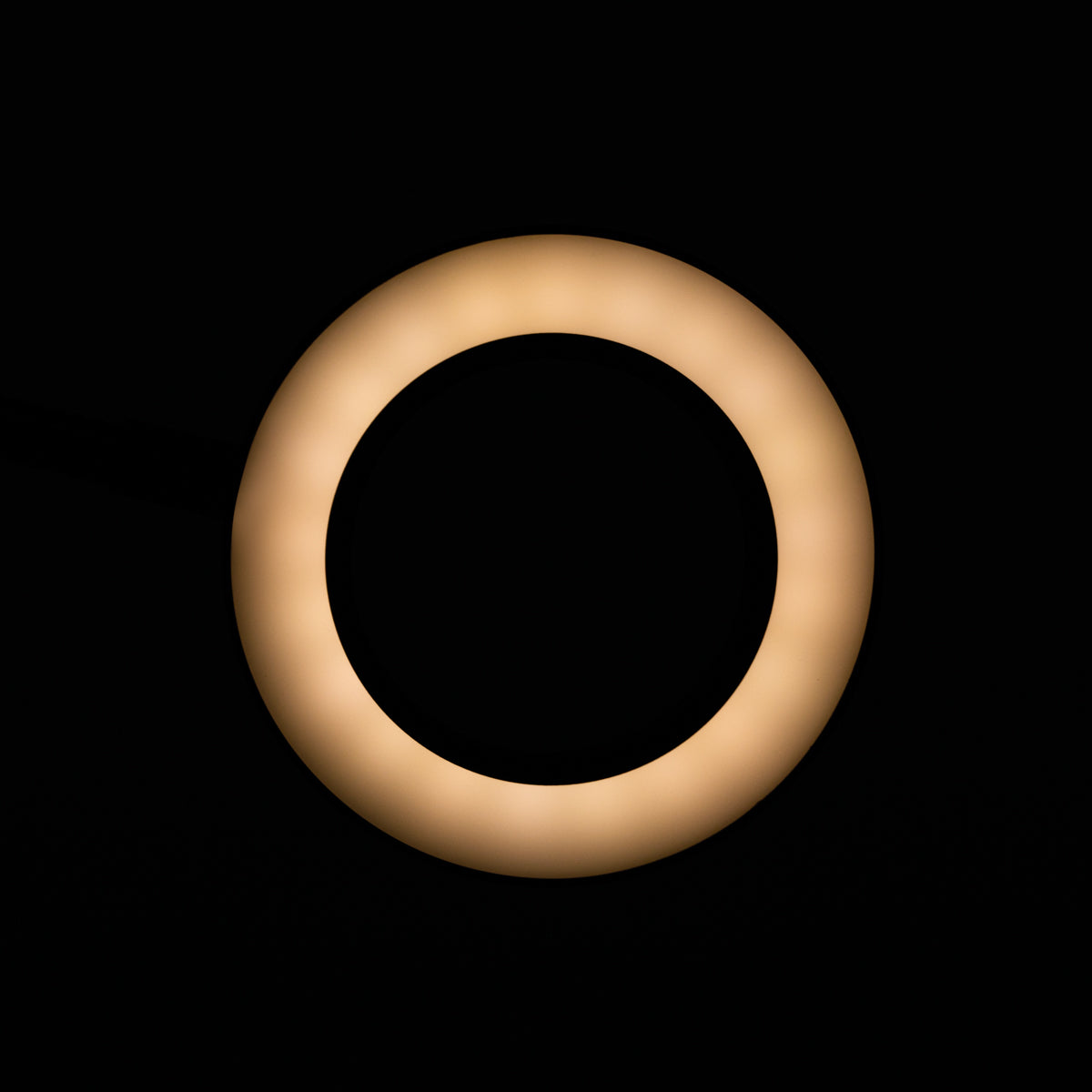 Lempa lūpa LED SNAKE RING tvirtinama prie stalo, juoda